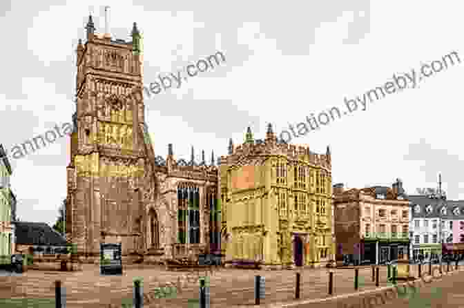 A Bustling View Of The Historic Cirencester Market House More Cotswolds Memoirs: Creating The Perfect Cottage And Discovering Downton Abbey In The Cotswolds (Cotswolds Memoirs 2)