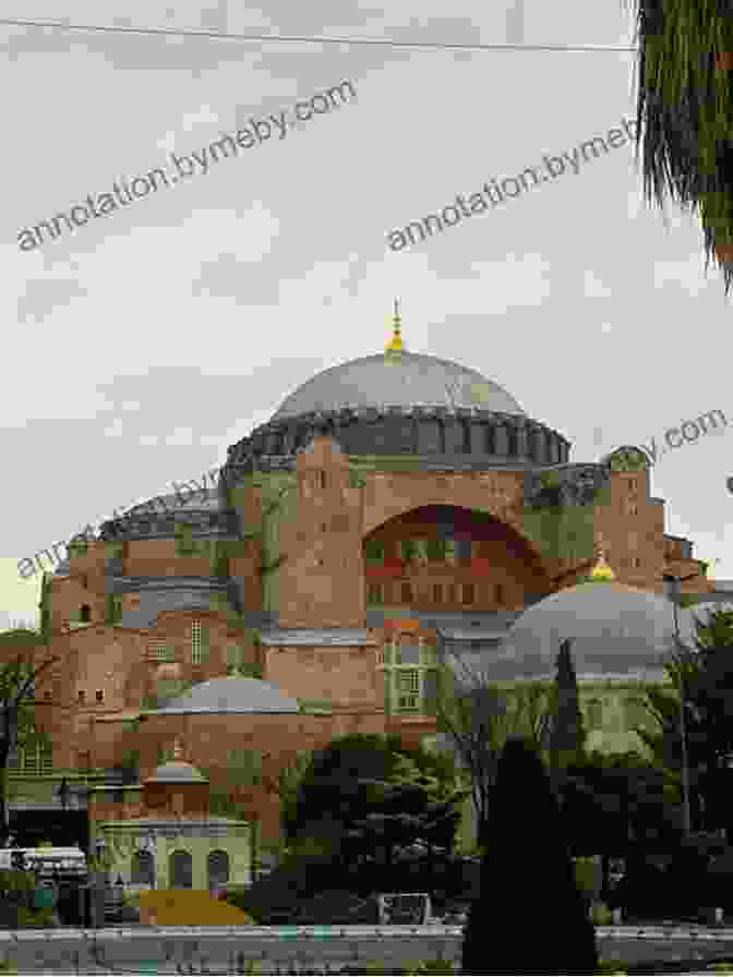 The Iconic Hagia Sophia, A Masterpiece Of Byzantine Architecture DK Eyewitness Top 10 Istanbul (Pocket Travel Guide)